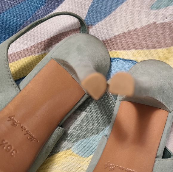 Louis Vuitton Classy Heels size 36.5 - Picture 10 of 13